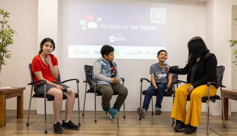 "Multiplicar las Voces": Más de 1.300 niños entregan sus propuestas a candidatos presidenciales en Chile