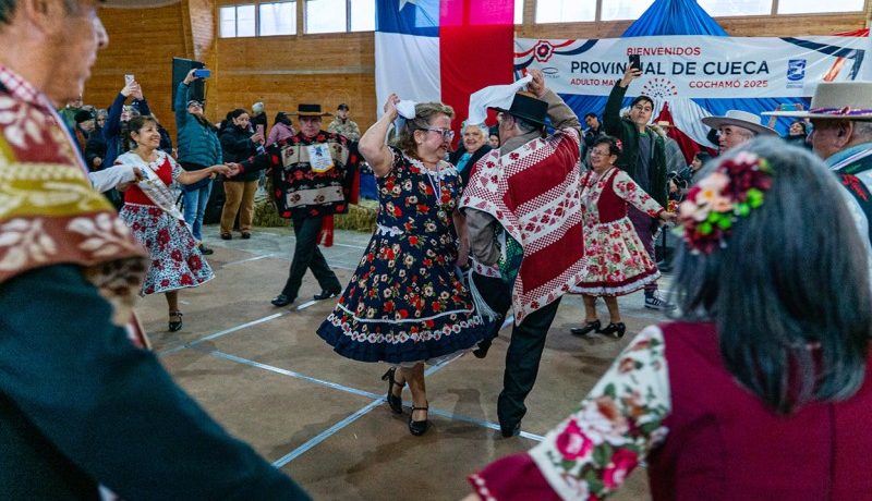 cochamo-sede-del-provincial-de-cueca-del-adulto-mayor-clasifican-parejas-a-etapa-regional