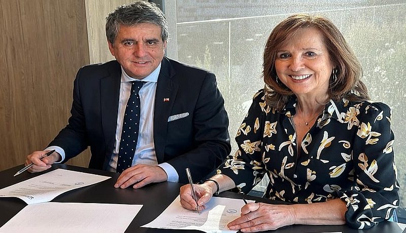 region-de-los-lagos-firma-acuerdo-con-fundacion-chile-espana-para-impulsar-innovacion-y-sostenibilidad