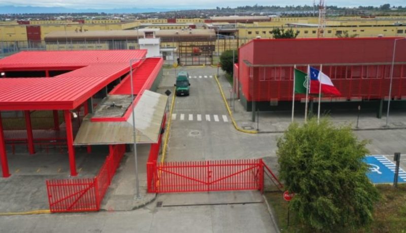 escandalo-en-puerto-montt-suspenden-a-cuatro-gendarmes-por-vender-curantos-a-reclusos-por-30-mil