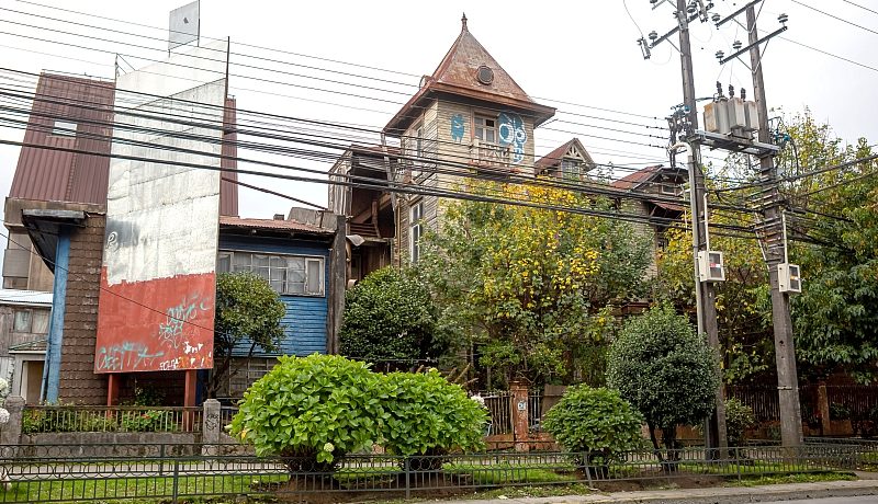 incendio-en-casa-fernandez-alerta-por-patrimonio-en-puerto-montt