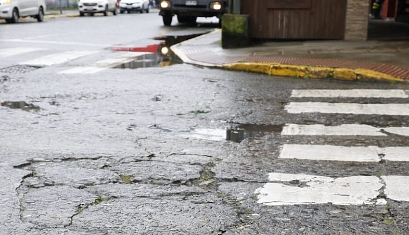 paralizadas-obras-de-bacheo-en-calle-ecuador-puerto-montt-se-requiere-mas-presupuesto