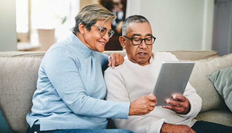 bonos-y-beneficios-para-adultos-mayores-en-agosto