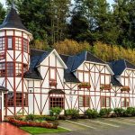 frutillar-una-joya-en-el-sur-de-chile-se-erige-como-un-destino-turistico-de-primer-nivel-reconocido-por-su-impresionante-belleza-natural-y-su-rica-herencia-cultural-ubicada-a-orillas-del-majestuos