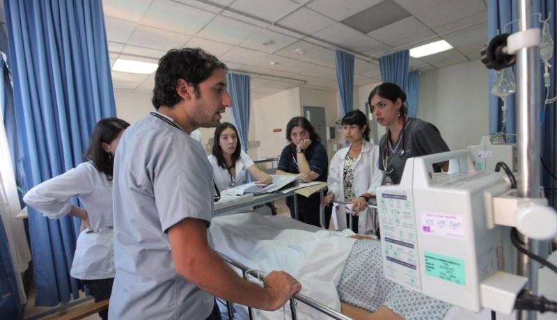 ULagos Lanza Medicina: Hito en Salud Pública del Sur de Chile