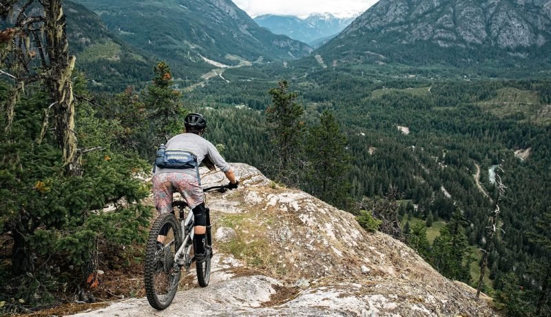 Luis Ángel Maté triunfa en la histórica primera etapa de la Titan Forest Patagonia en Aysén