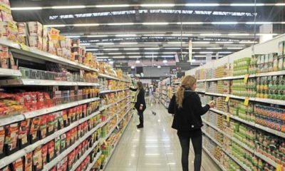 Elecciones 2025: Guía de horarios de supermercados para este fin de semana