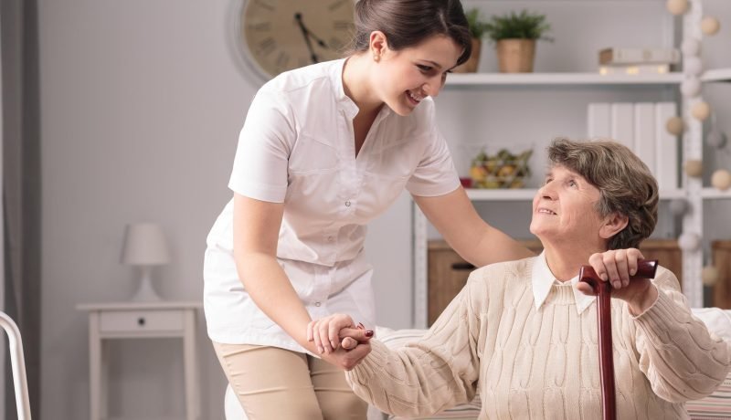 Sence Ofrece Curso Gratuito para Cuidadores con Subsidio Diario por Asistencia