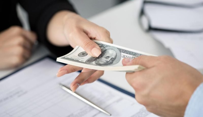 Bonos de fin de noviembre: Revisa las fechas y montos de pago en Chile y Argentina