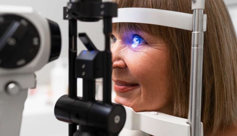 Chonchi: Más de 50 adultos mayores beneficiados con exitoso operativo oftalmológico gratuito