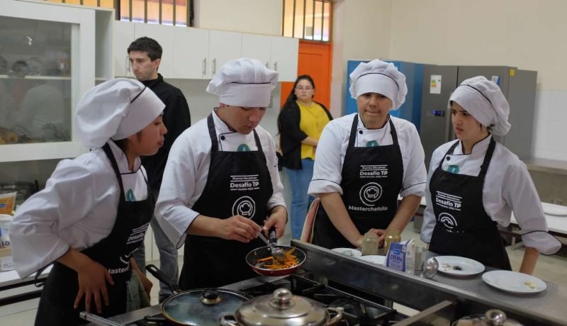 Juna-Chef: Estudiantes compiten por la nueva bandeja escolar