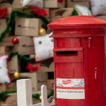 Correos de Chile Lanza "Apadrina un Sueño" Navidad 2025