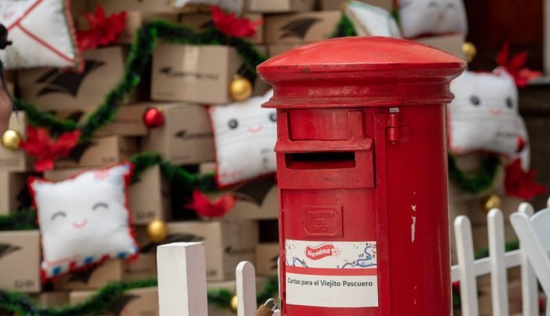 Correos de Chile Lanza "Apadrina un Sueño" Navidad 2025