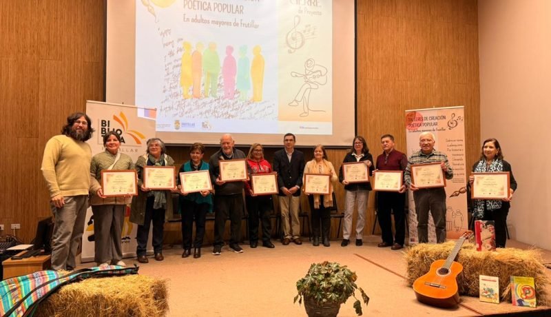 Adultos Mayores de Frutillar Exponen su Talento Poético Adultos Mayores de Frutillar Exponen su Talento Poético