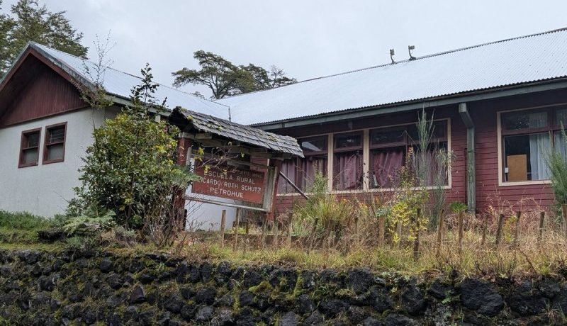 Escuela de Petrohué asegura agua potable con innovador sistema de recolección de lluvia
