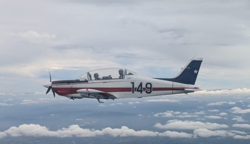 Aviones T-35 Pillán de la FACH surcan cielos de Frutillar por Raid de Instrucción