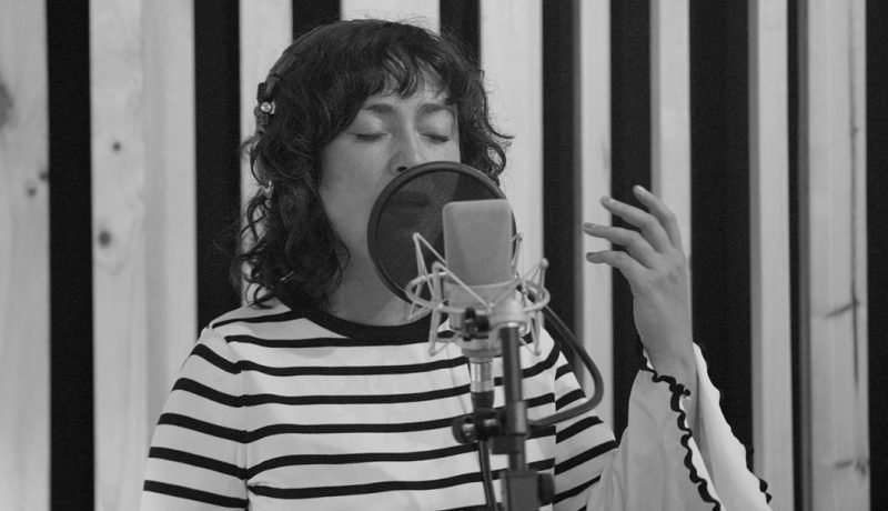 Vane Arrebol Lanza su Segundo Disco «Bi-Modal» con Sello de la Región de Los Lagos Vane Arrebol Lanza su Segundo Disco "Bi-Modal" con Sello de la Región de Los Lagos