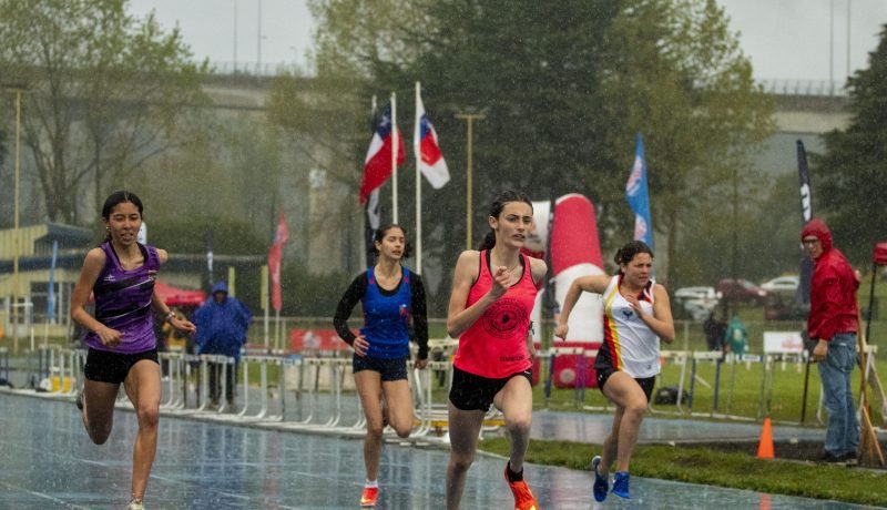 Jóvenes Atletas Brillan y Rompen Récords en Interescolar Soprole de Puerto Montt Jóvenes Atletas Brillan y Rompen Récords en Interescolar Soprole de Puerto Montt