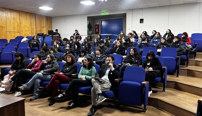 Encuentro para Enseñanza Media Energía Más Mujer