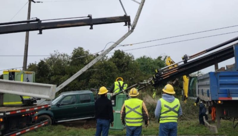 impacto-vial-postes-saesa-chocados-aumentan-en-los-lagos