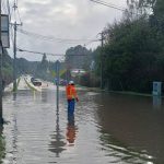puerto-montt-calle-regimiento-anegada-por-lluvias-alerta-por-temporal