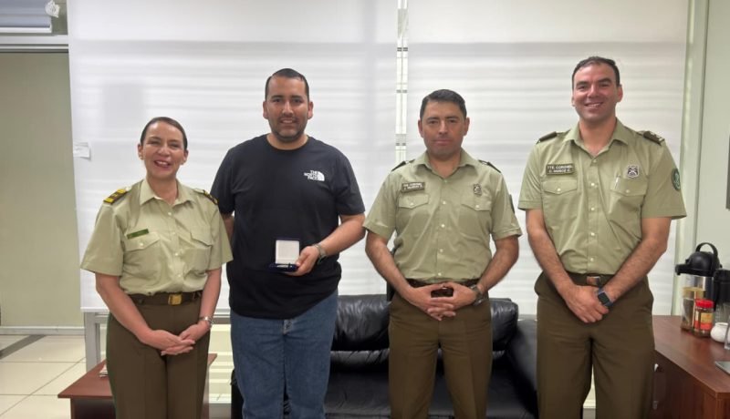 Capitán de Puerto Montt frustra violento robo durante sus vacaciones en San Carlos