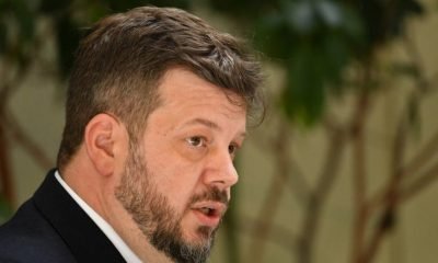 Chile: Debates Cruciales sobre Ajuste Fiscal y Uso de Celulares en Aulas