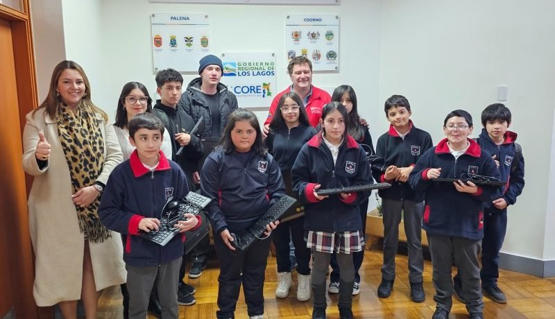 Gobierno Regional de Los Lagos Impulsa Educación con Computadores en Puerto Varas Gobierno Regional de Los Lagos Impulsa Educación con Computadores en Puerto Varas