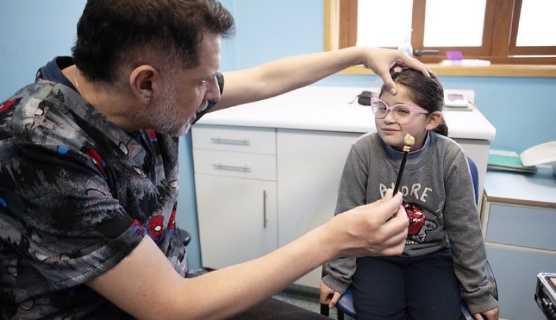 Operativo oftalmológico beneficia a más de 200 niños en Puerto Varas