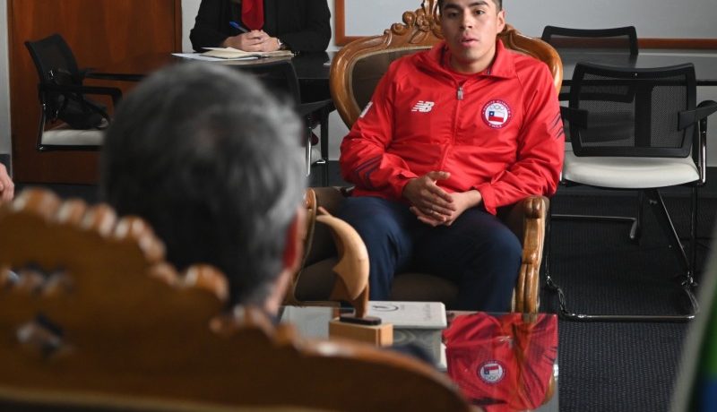 josafat-cardenas-ciclista-campeon-panamericano-de-frutillar-recibe-homenaje-regional